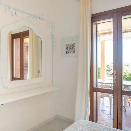 Ideal In Marinella Near Di Marinella Будинок відпочинку Ольбія